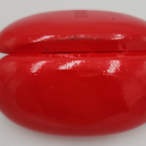 Elizabeth Arden Black Sunglasses With Red Case‎